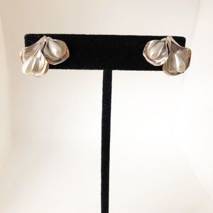 Vintage Beau Sterling Calla Lily Pearl Earrings